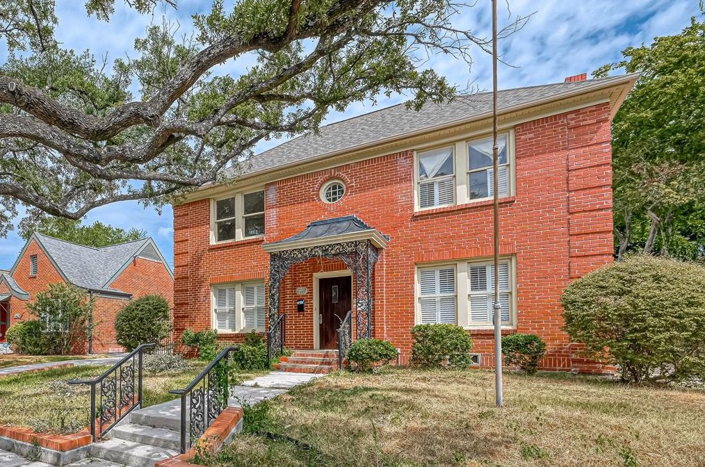 1950 Lexington St, Houston TX  77098-4220 exterior