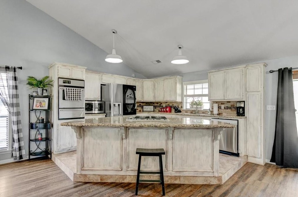7870 Timberland Dr, Orange TX  77632-3795 exterior