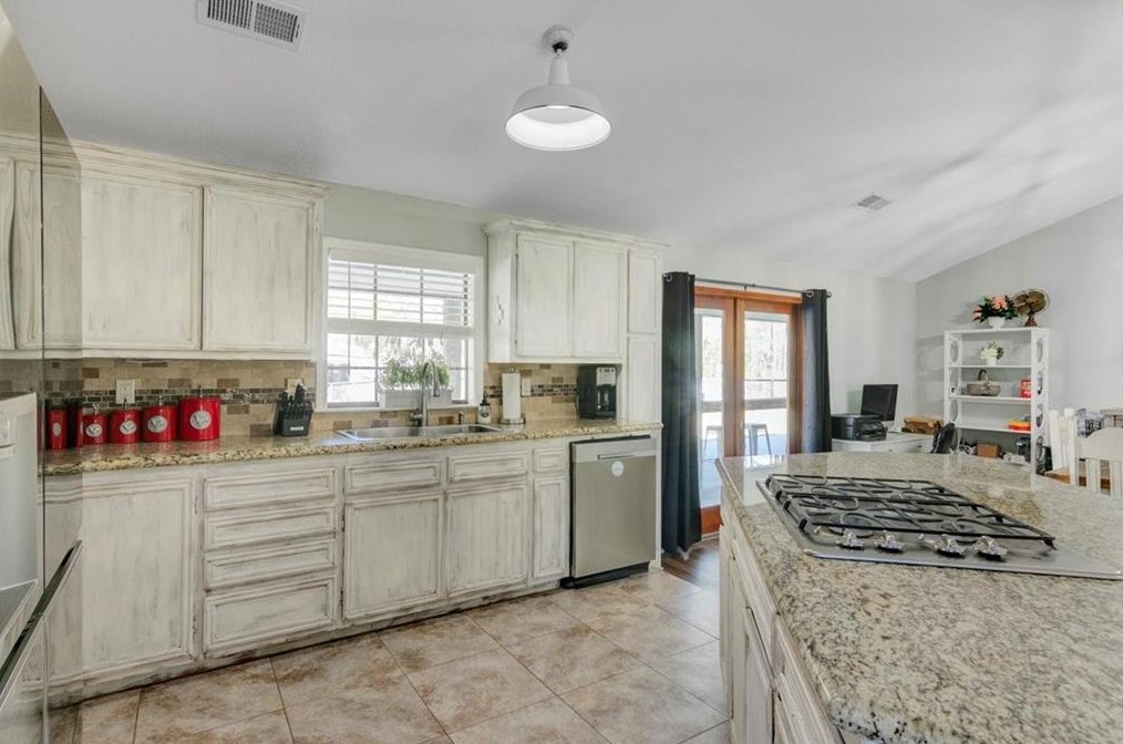 7870 Timberland Dr, Orange TX  77632-3795 exterior