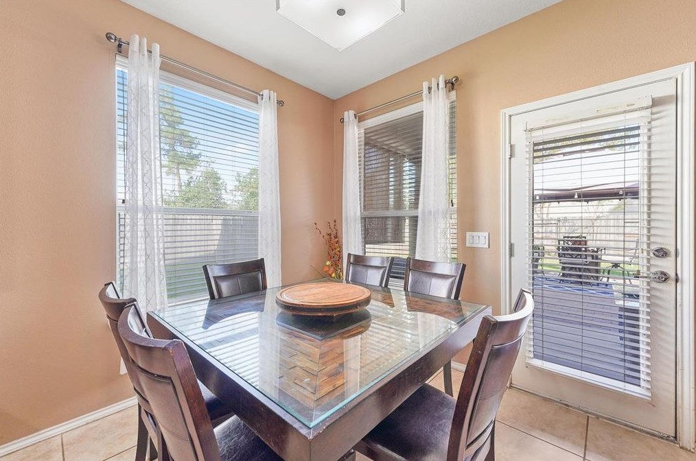 13814 Lake Livingston Dr, Houston TX  77044-5898 exterior