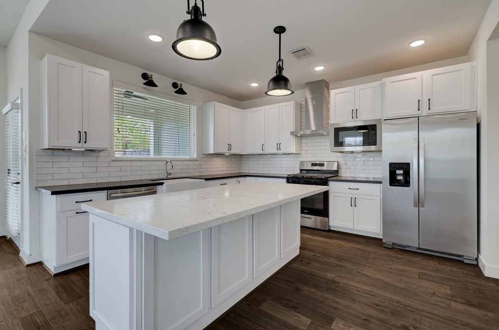 2615 Paul Quinn St, Houston, TX 77091-4728