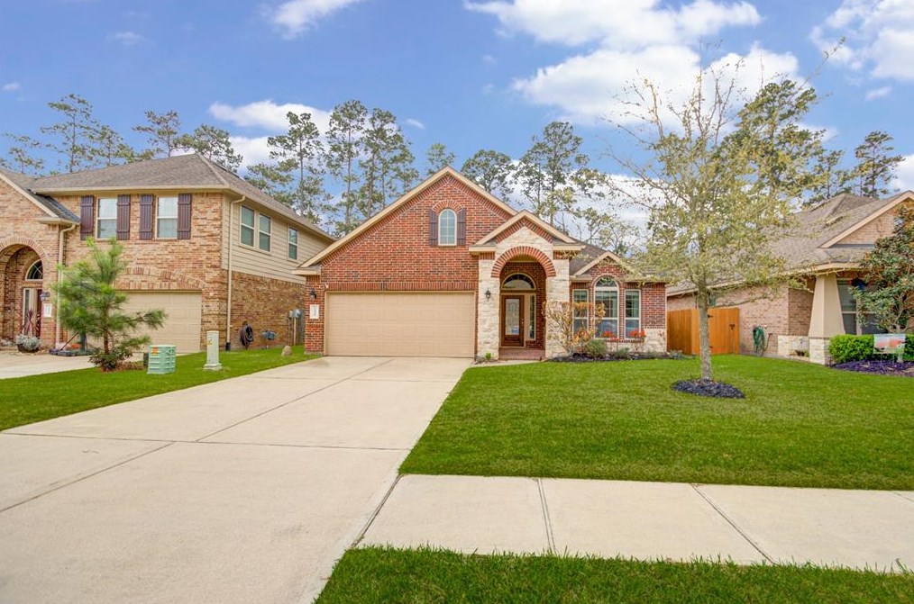 2439 Garden Shadow Dr, Conroe, TX 77384
