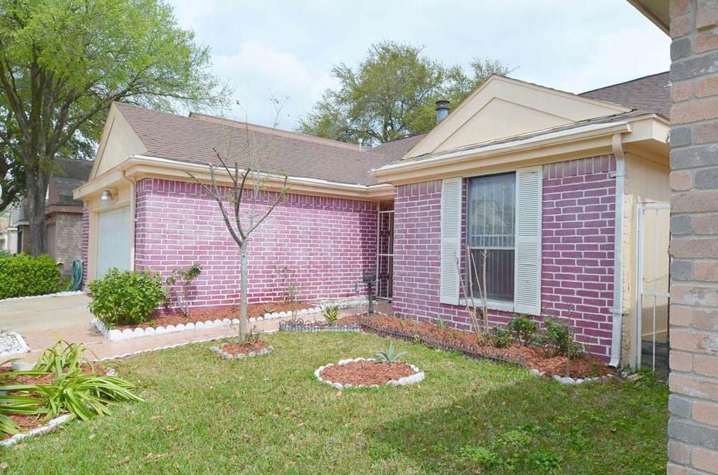 6219 Gladewell Dr, Houston, TX 77072