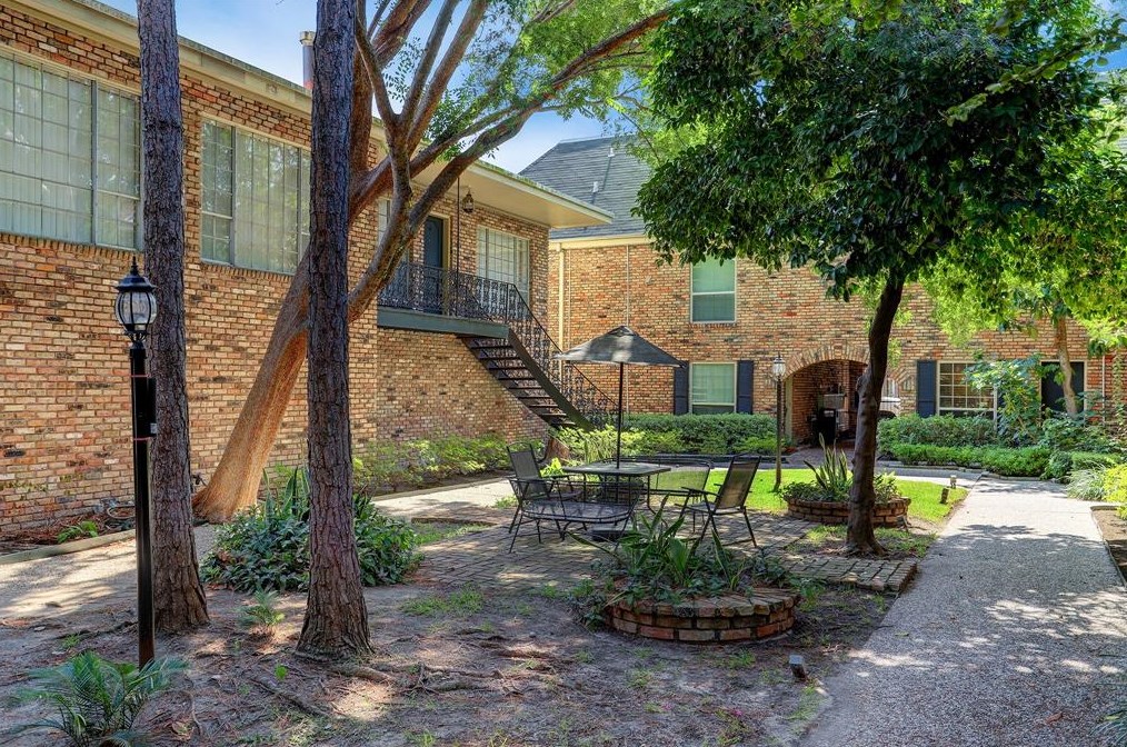 2503 Mccue Rd Apt 17, Houston, TX 77056