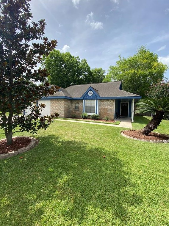 13707 Eastbourne Dr, Houston, TX 77034-5316