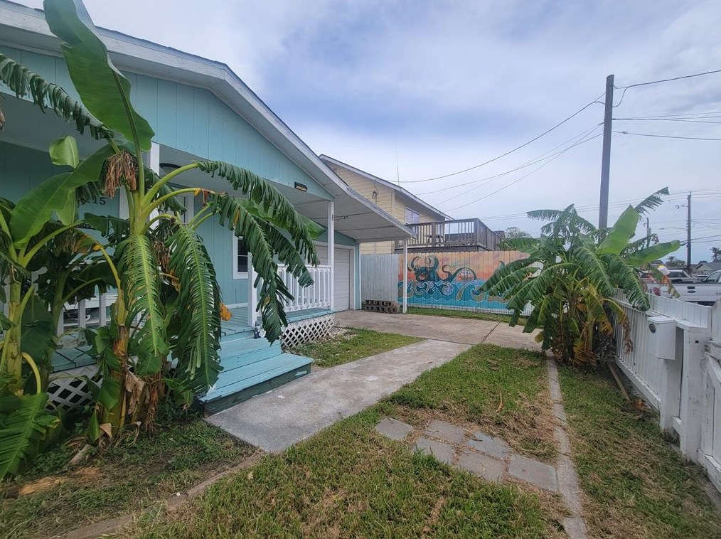 2215 Victory St, Galveston, TX 77551