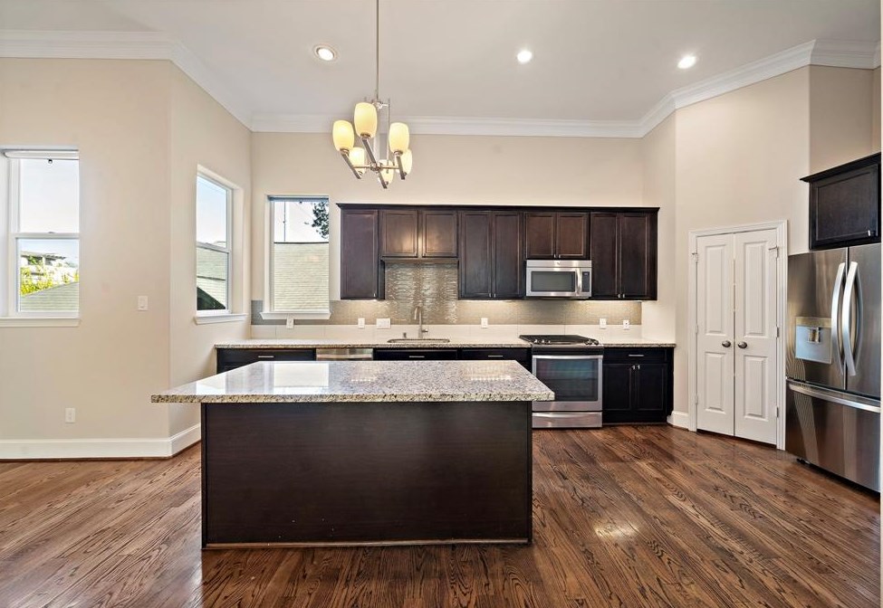 1617 Shearn St, Houston TX  77007-4048 exterior