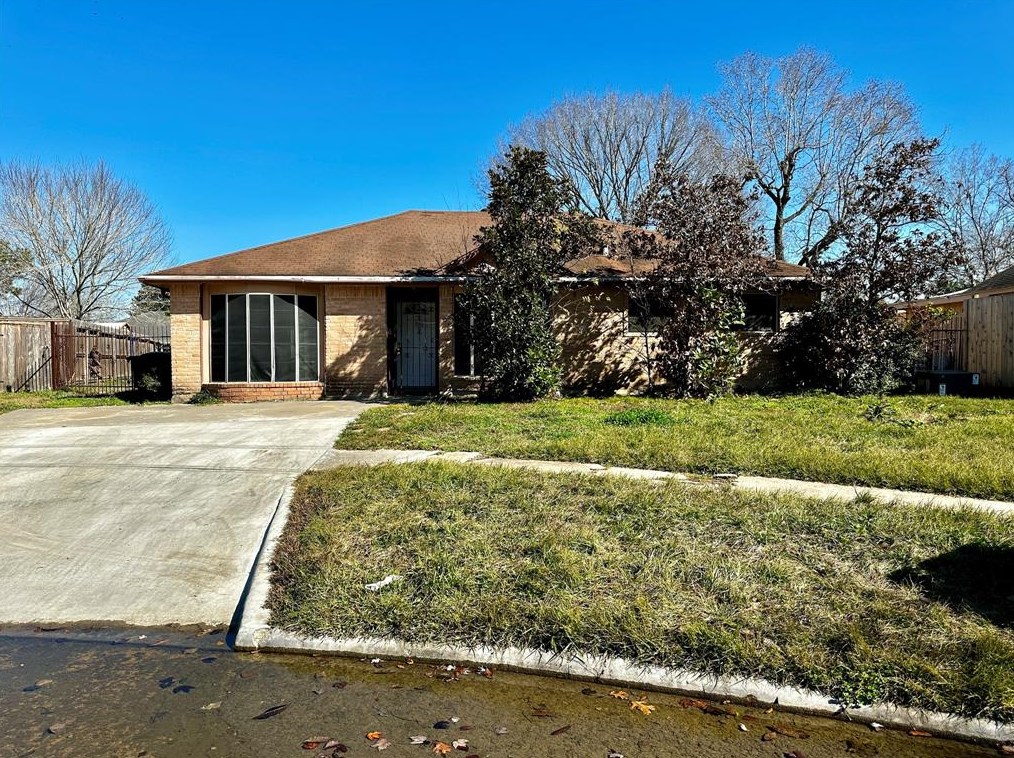 12211 Wessex Dr, Houston, TX 77089