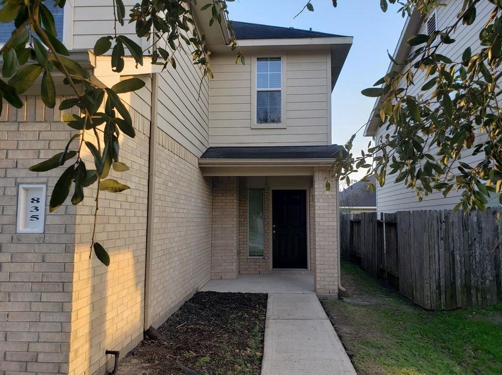 835 Darbydale Crossing Ln, Houston, TX 77090