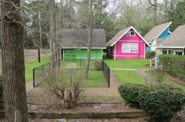 3300 Elks Dr, Huntsville TX  77340-6429 exterior