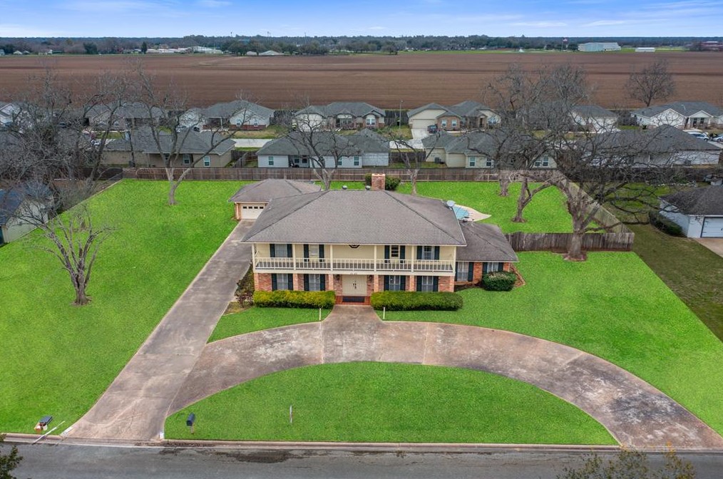 1525 Kelving Way, Dinsmore, TX 77488