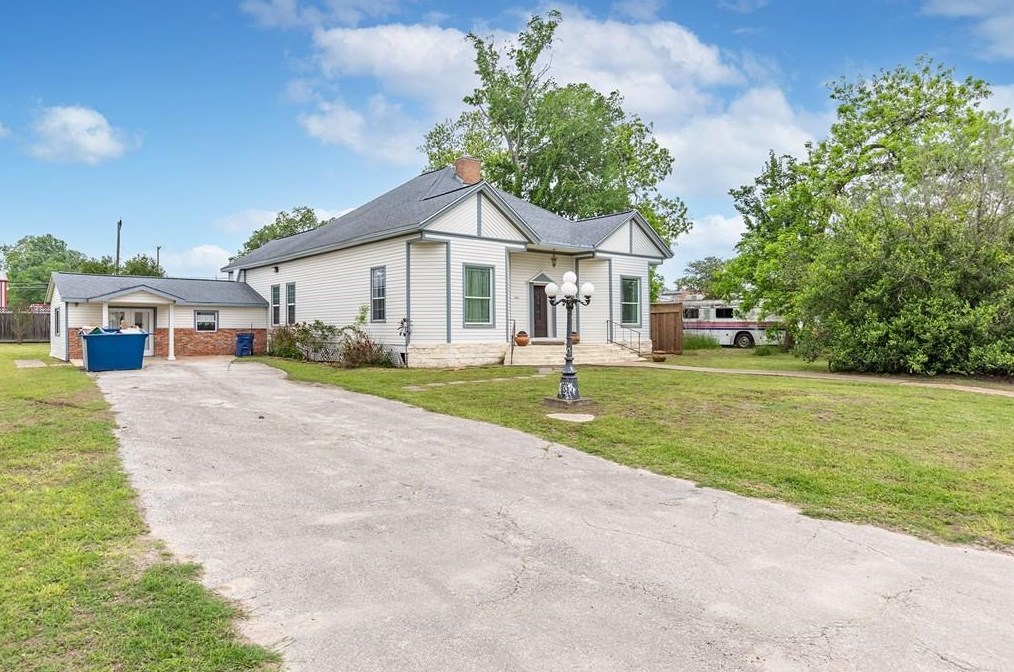 282 W Front St, Nogalus, TX 75845