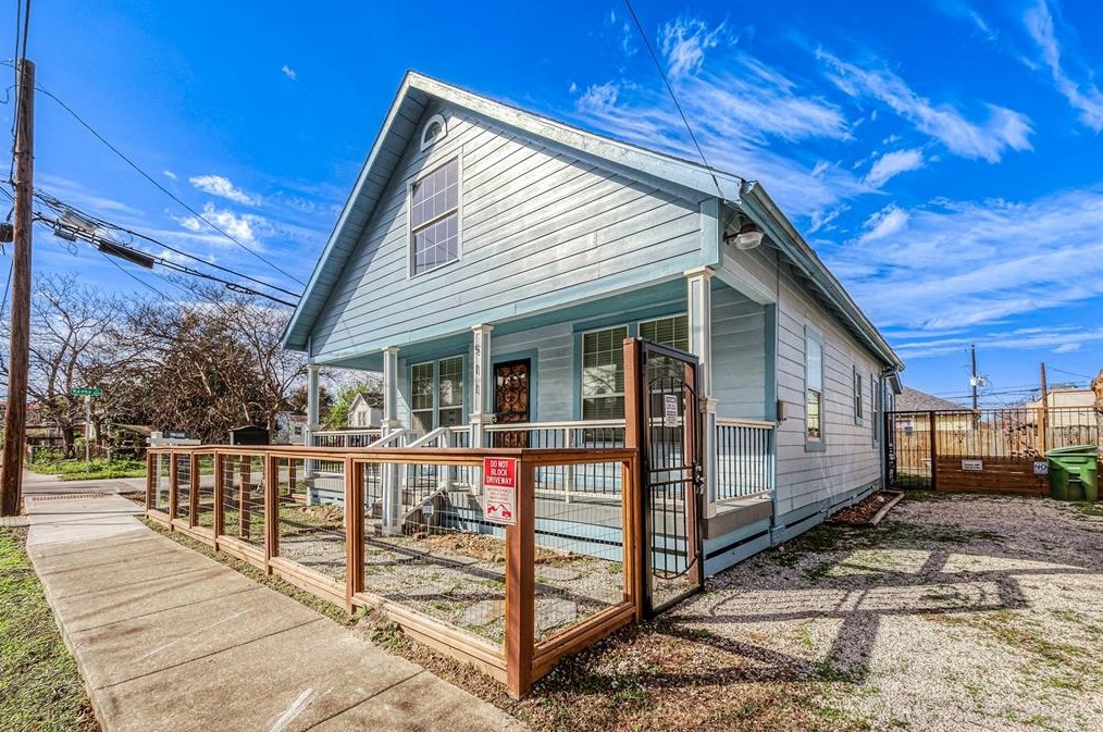 511 Bishop St, Houston, TX 77009
