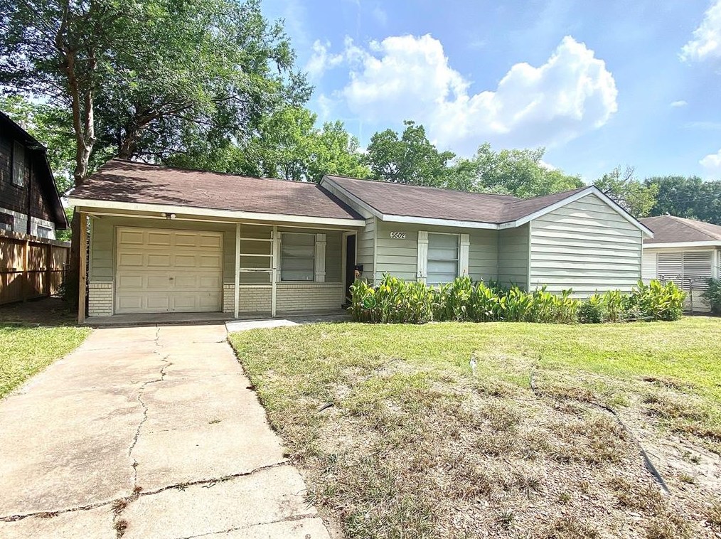 5502 Evergreen St, Houston, TX 77081