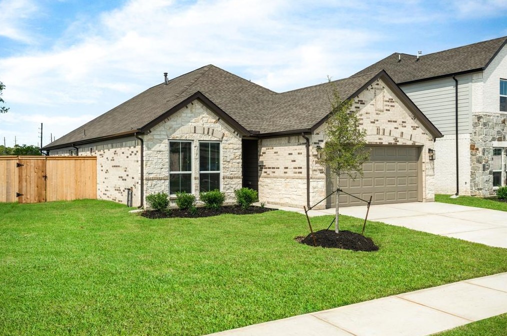 10918 Fall Fern Cir, Houston TX  77044-6099 exterior