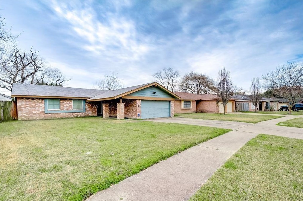 7707 Lawn Wood Ln, Houston TX  77086-2417 exterior