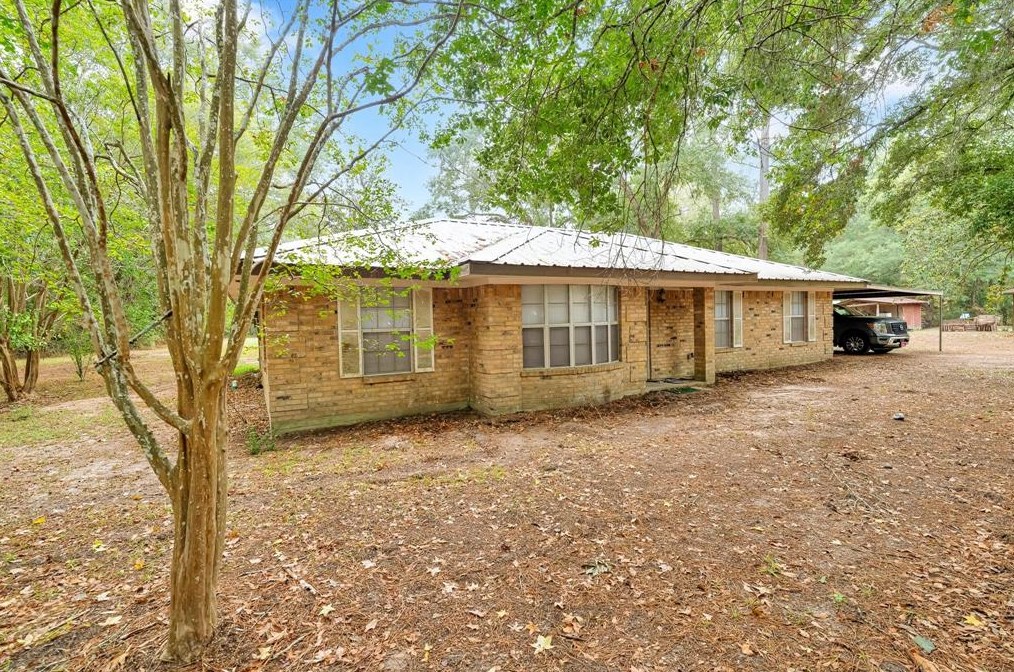 153 County Road 3810, Cleveland, TX 77328
