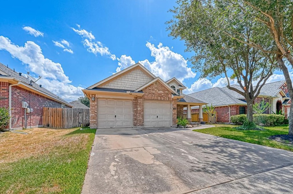 7322 Broadelm Dr, Houston, TX 77095
