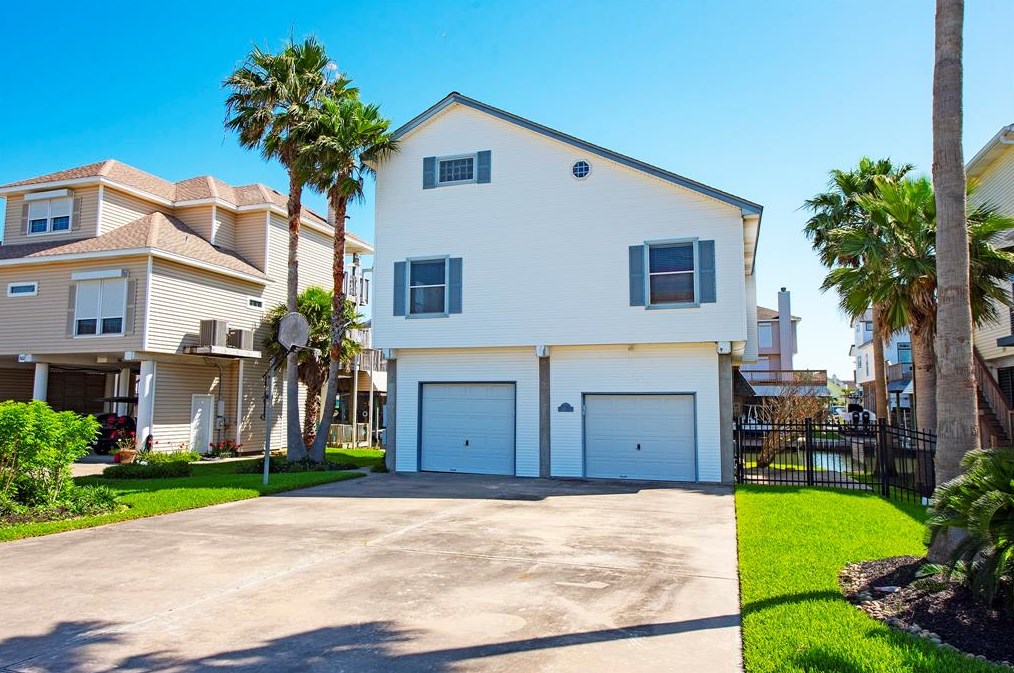 418 Westerly Dr, Galveston, TX 77554