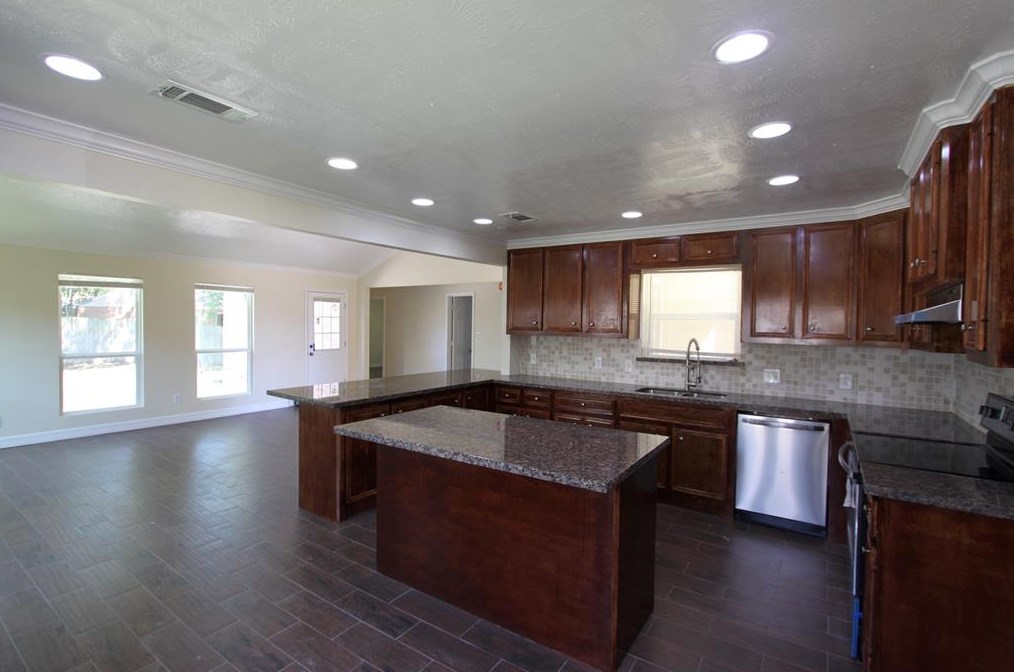 4330 Regency Villa Dr, Houston TX  77084-3536 exterior