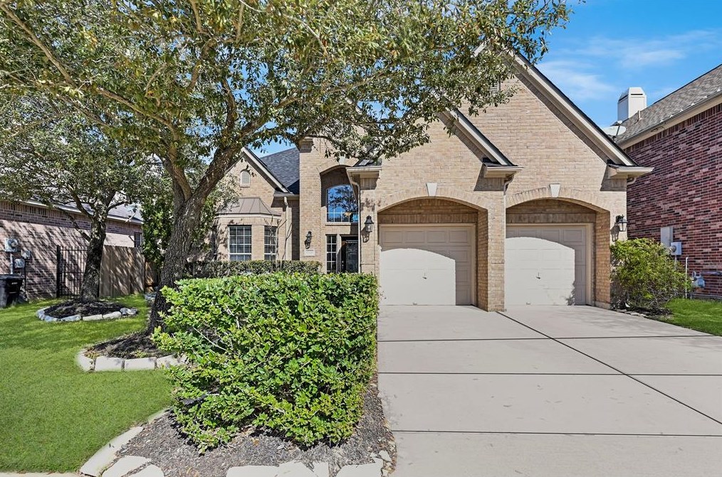 18126 Billabong Crescent Ct, Cypress, TX 77429