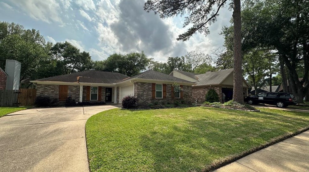 17111 Walford Dr, Spring, TX 77379