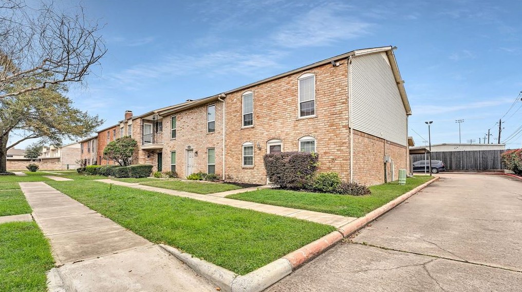 14687 Perthshire Rd, Houston, TX 77079