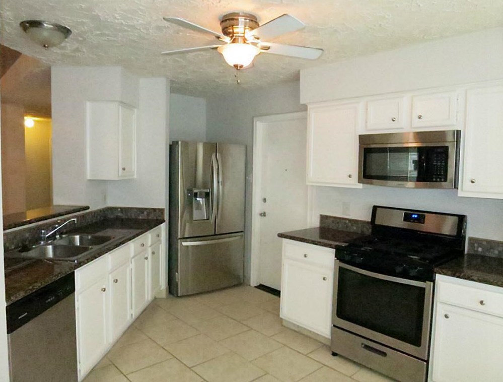 327 Capehill Dr, Houston, TX 77598