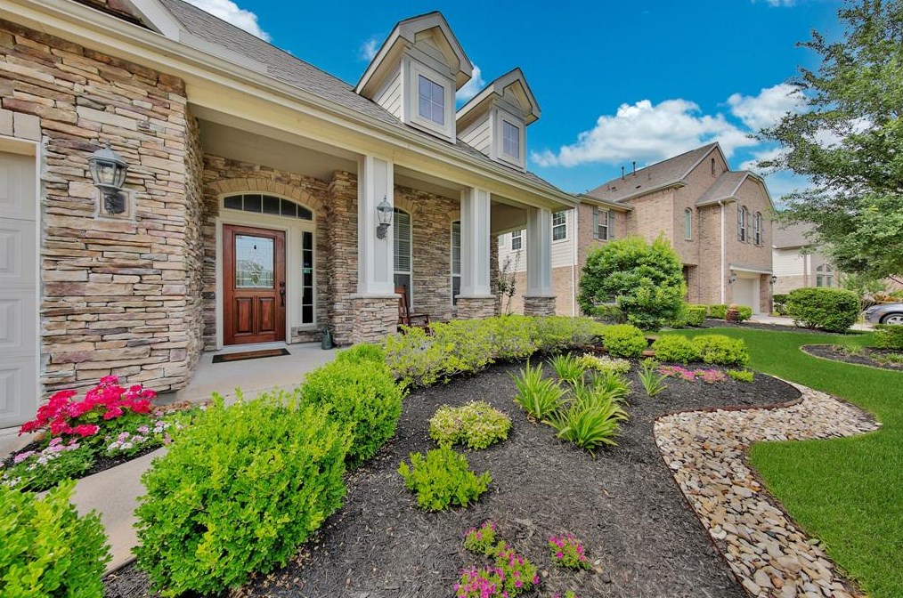 102 Buck Trail Pl, Spring TX  77389-8689 exterior