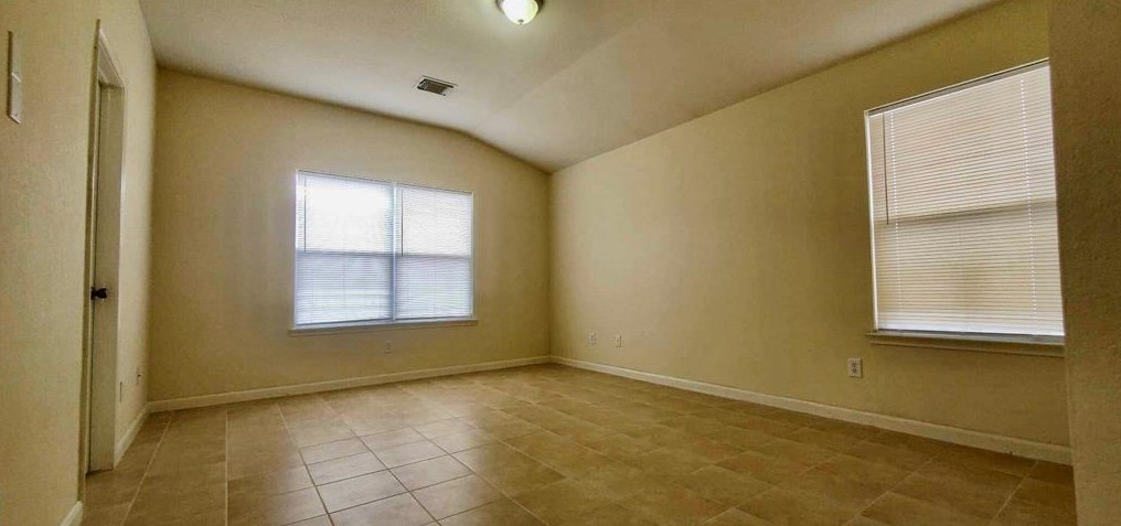 15502 Hensen Creek Dr, Houston TX  77086-1182 exterior