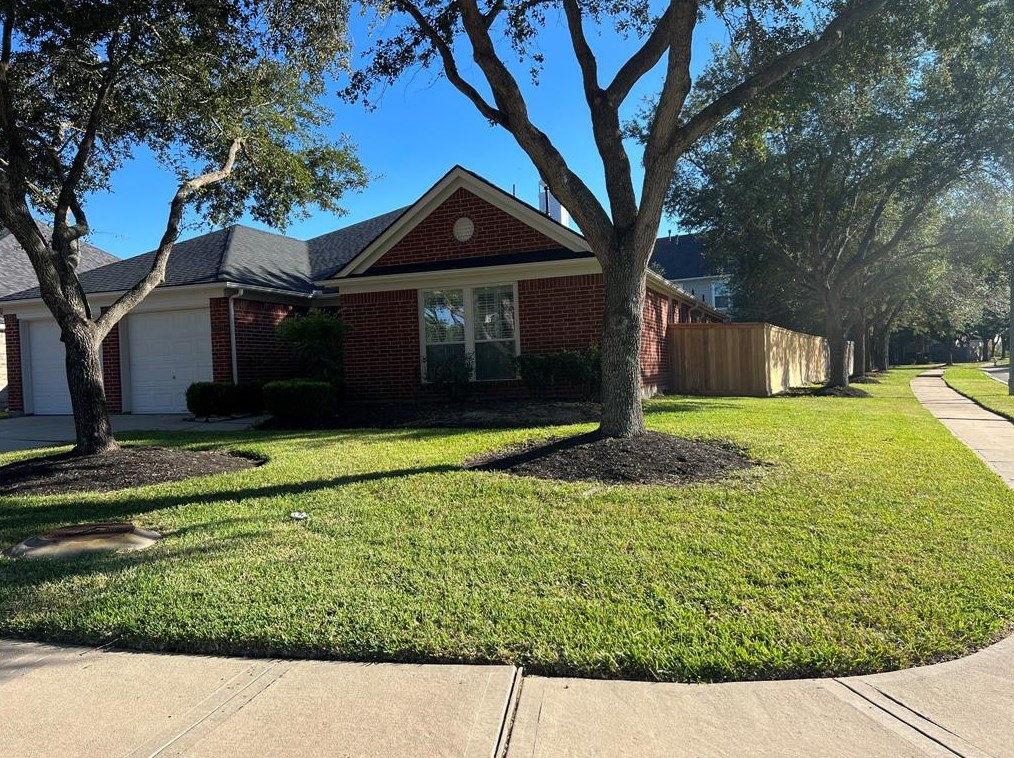 2227 Ridgefield Park Ln, Richmond, TX 77469