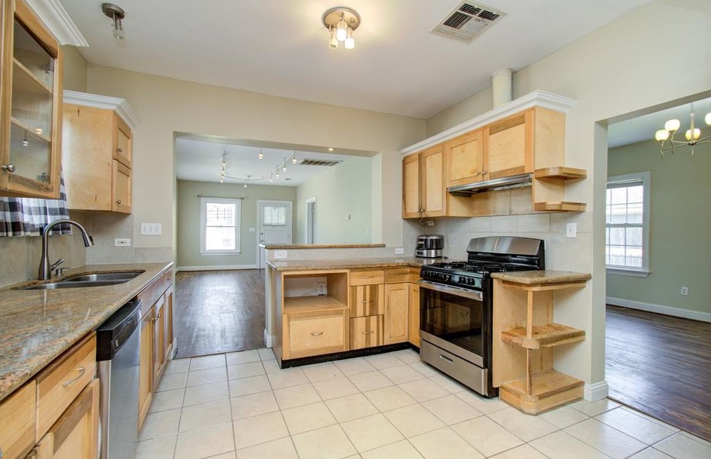 6609 Cochran, Houston TX  77009-2127 exterior