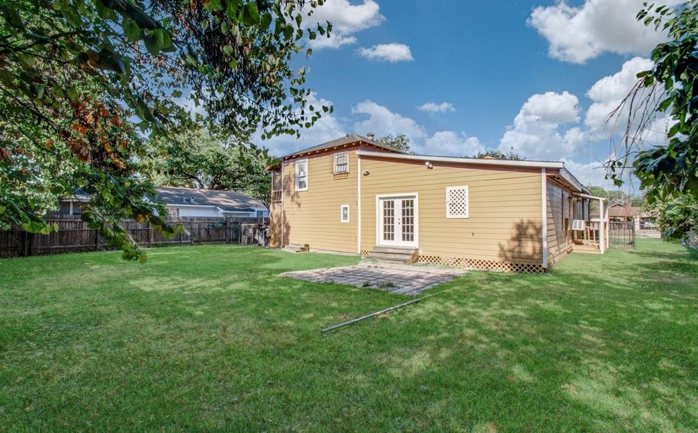 6609 Cochran, Houston TX  77009-2127 exterior