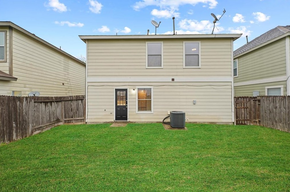 218 Silky Leaf Dr, Houston TX  77073-2832 exterior