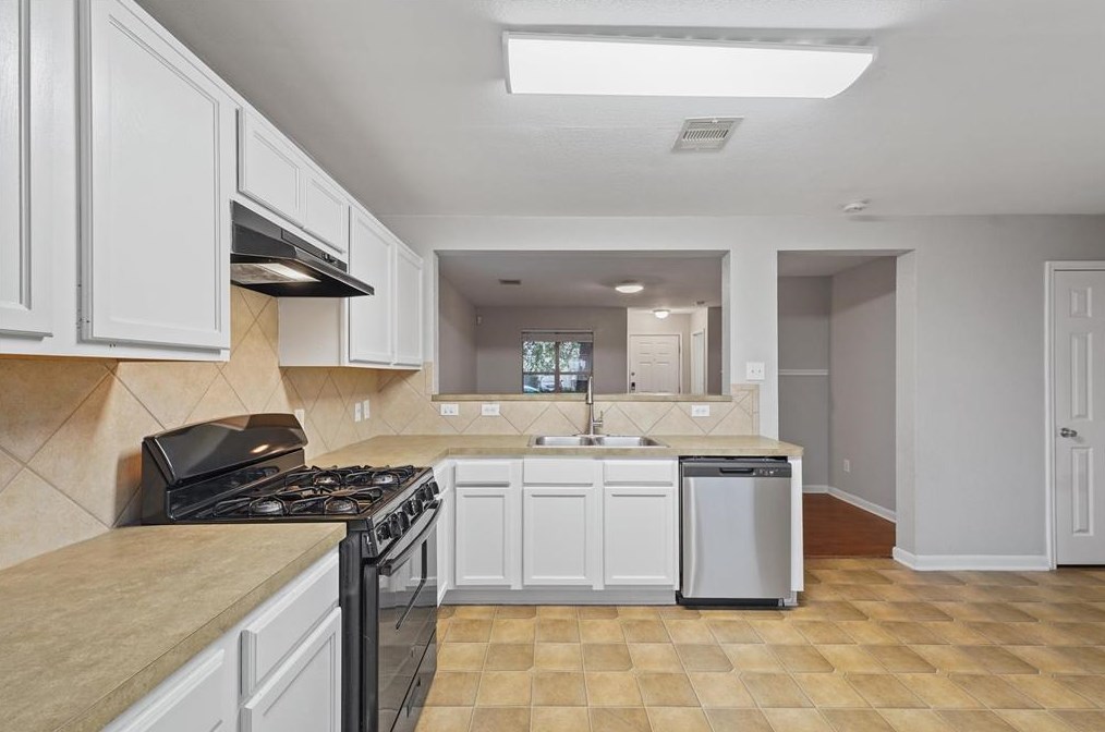 218 Silky Leaf Dr, Houston TX  77073-2832 exterior