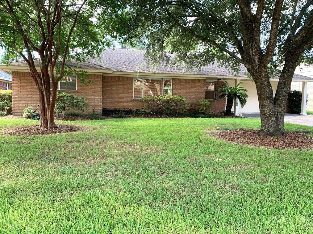 4421 Briarbend Dr, Houston, TX 77035