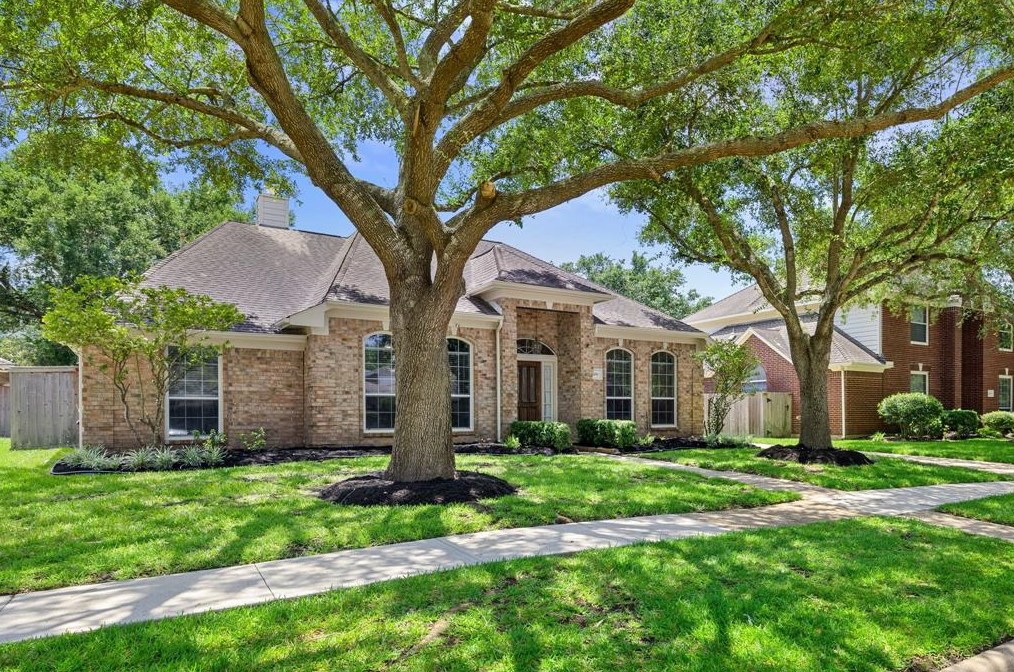 7406 Springdale Dr, Sugar Land, TX 77479-6252
