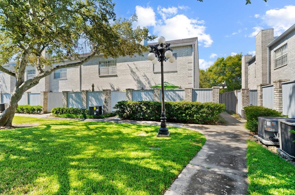 512 Wilcrest Dr, Houston TX  exterior
