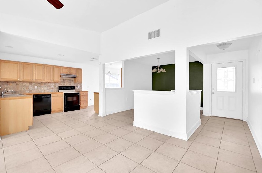 2 Pineash Ct, Spring TX  77381-2705 exterior