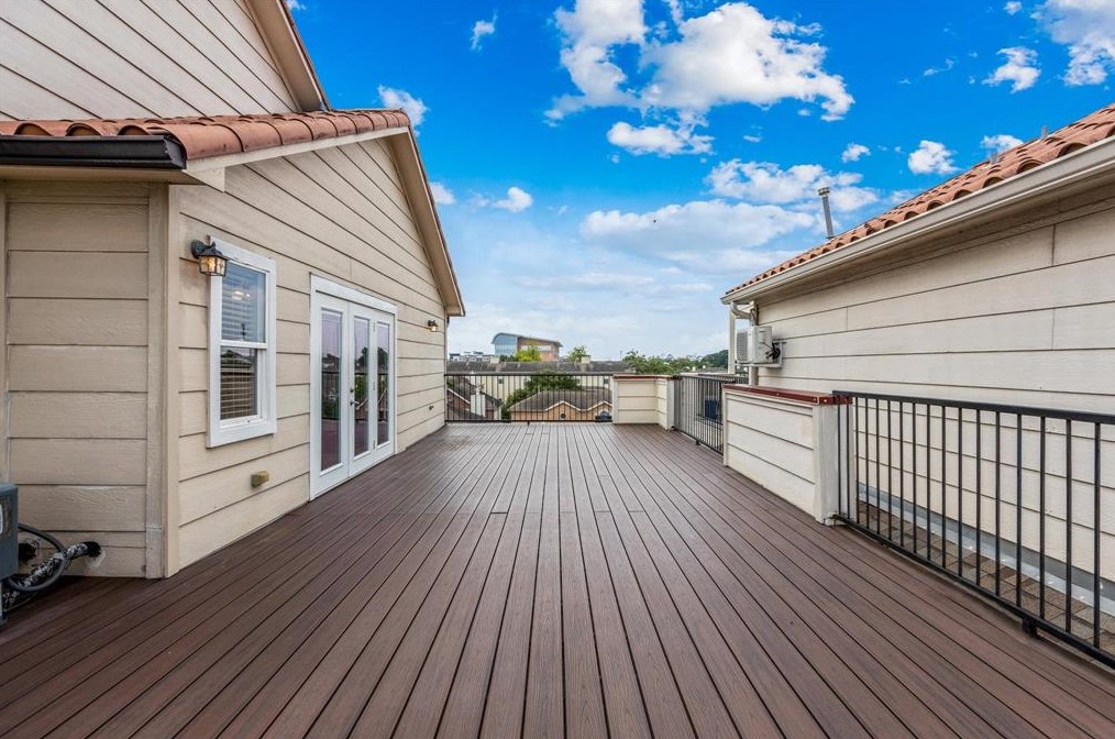 5811 Darling St, Houston TX  77007-1003 exterior