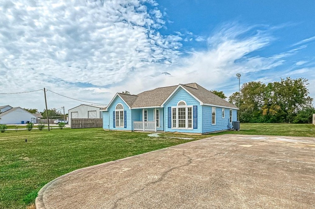 15115 Chaparral Dr, Baytown, TX 77523-9649