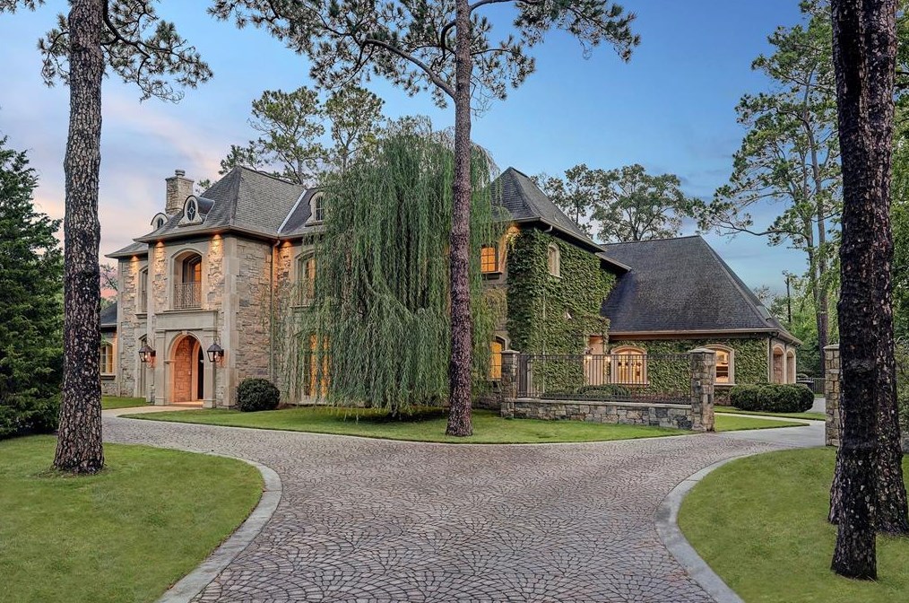 11527 Green Oaks Dr, Houston, TX 77024-6546