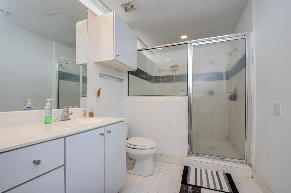 6118 Grand Blvd, Houston TX  77021-1177 exterior