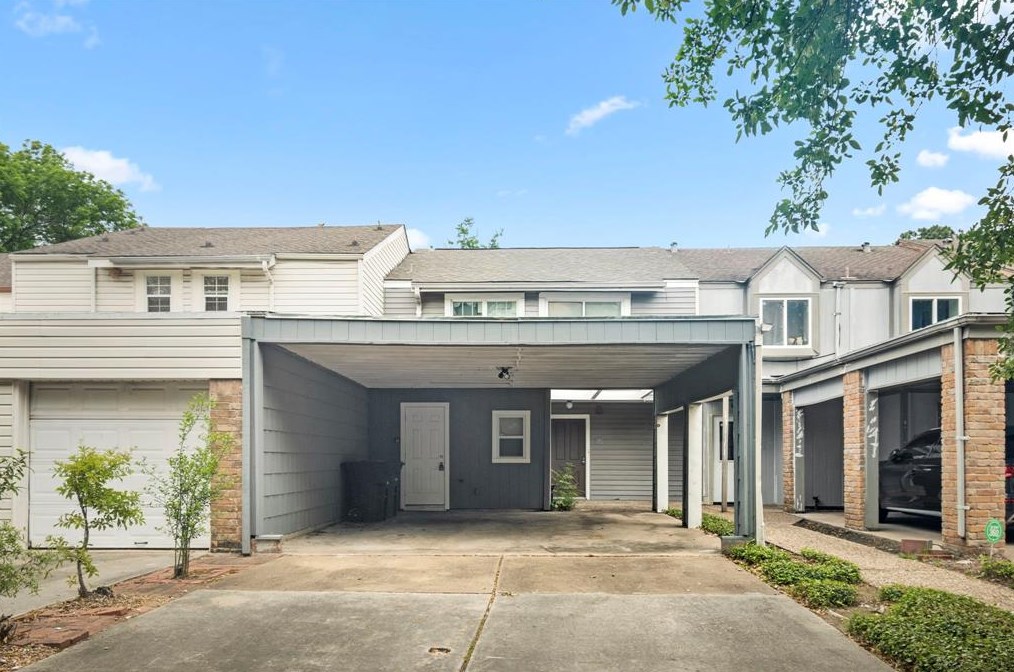 5908 Arncliffe Dr, Houston, TX 77088-4208