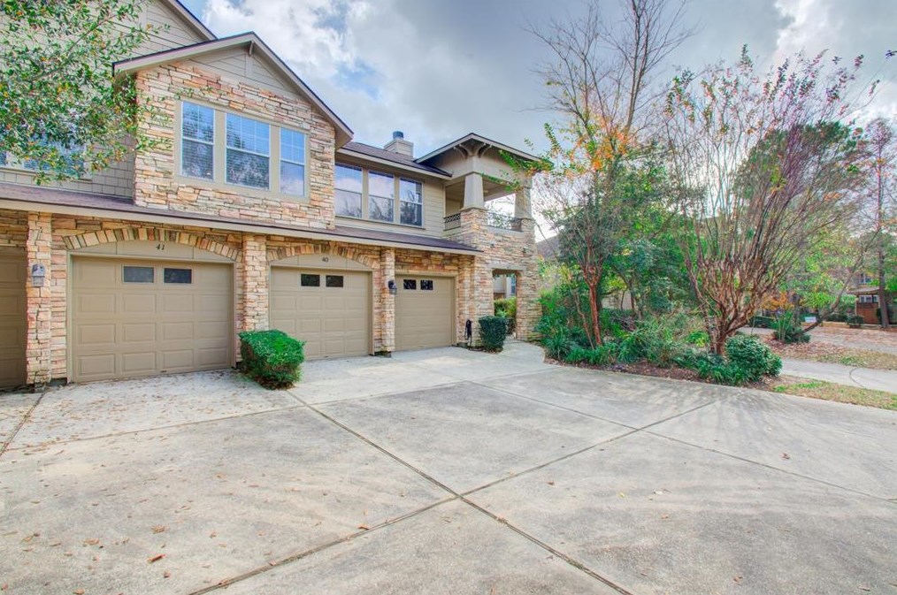 40 Stone Creek Pl, Spring TX  77382-1074 exterior