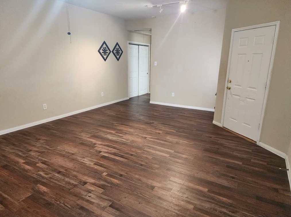 5443 Evergreen Canyon Rd, Houston, TX 77066-4223