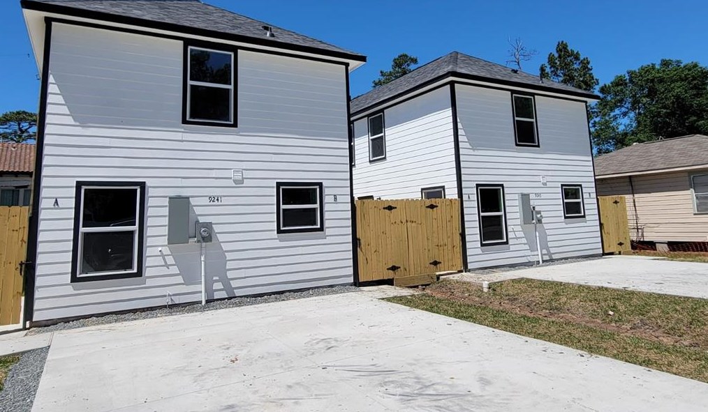 9241 Seeker St, Houston, TX 77028-1110