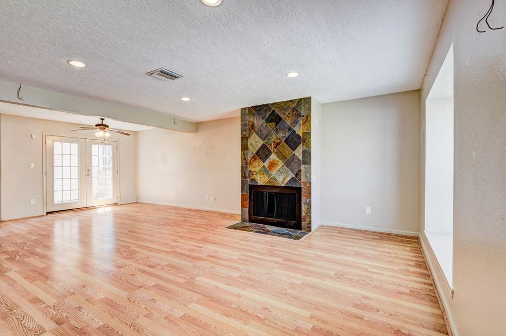 2003 Place Rebecca Ln #1e, Houston, TX 77090