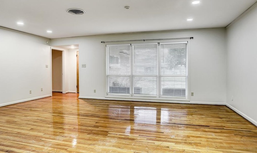 5246 Benning Dr, Houston, TX 77035