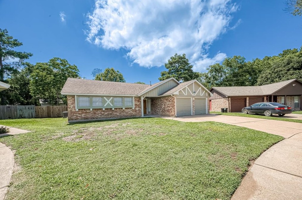 16343 Green Shade Dr, Houston, TX 77090-4719